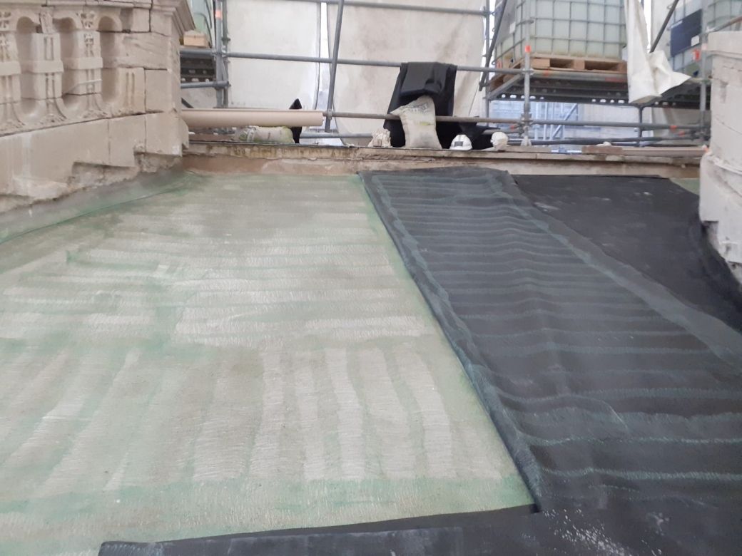 colle-neoprene-pour-membrane-synthetique-EPDM